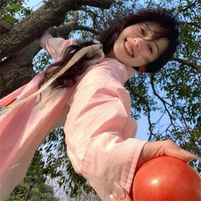 轻轻拂过